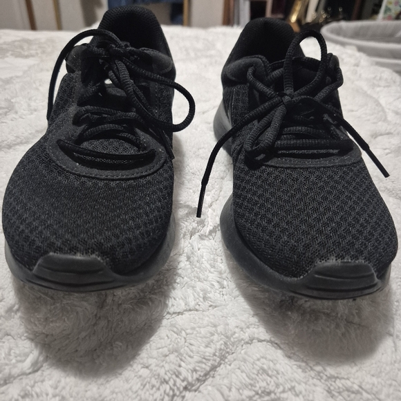 NIKE Triple Black Tajun Mesh Athletic Sneakers...size:7 - Picture 4 of 12